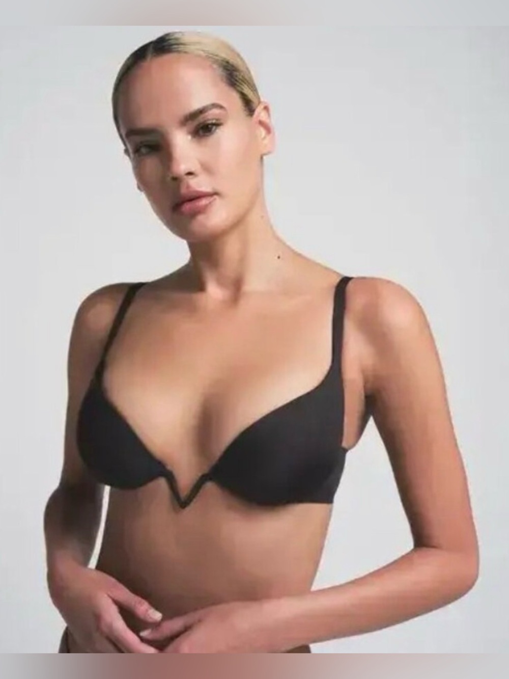 NWT SKIMS Ultimate Deep V Push Up Bra Black Onyx - Size 32D